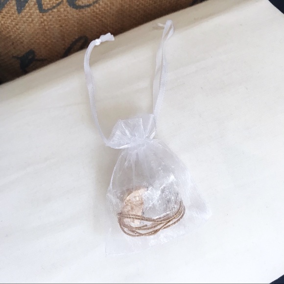 🎀 NEW • Gold & White Circle Marble Necklace • - Picture 6 of 6